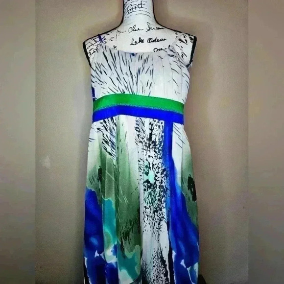 Lucy Dresses & Skirts - Lucy Summer Dress size medium